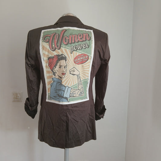 Reinterpreted blazer with patches - Women power theme