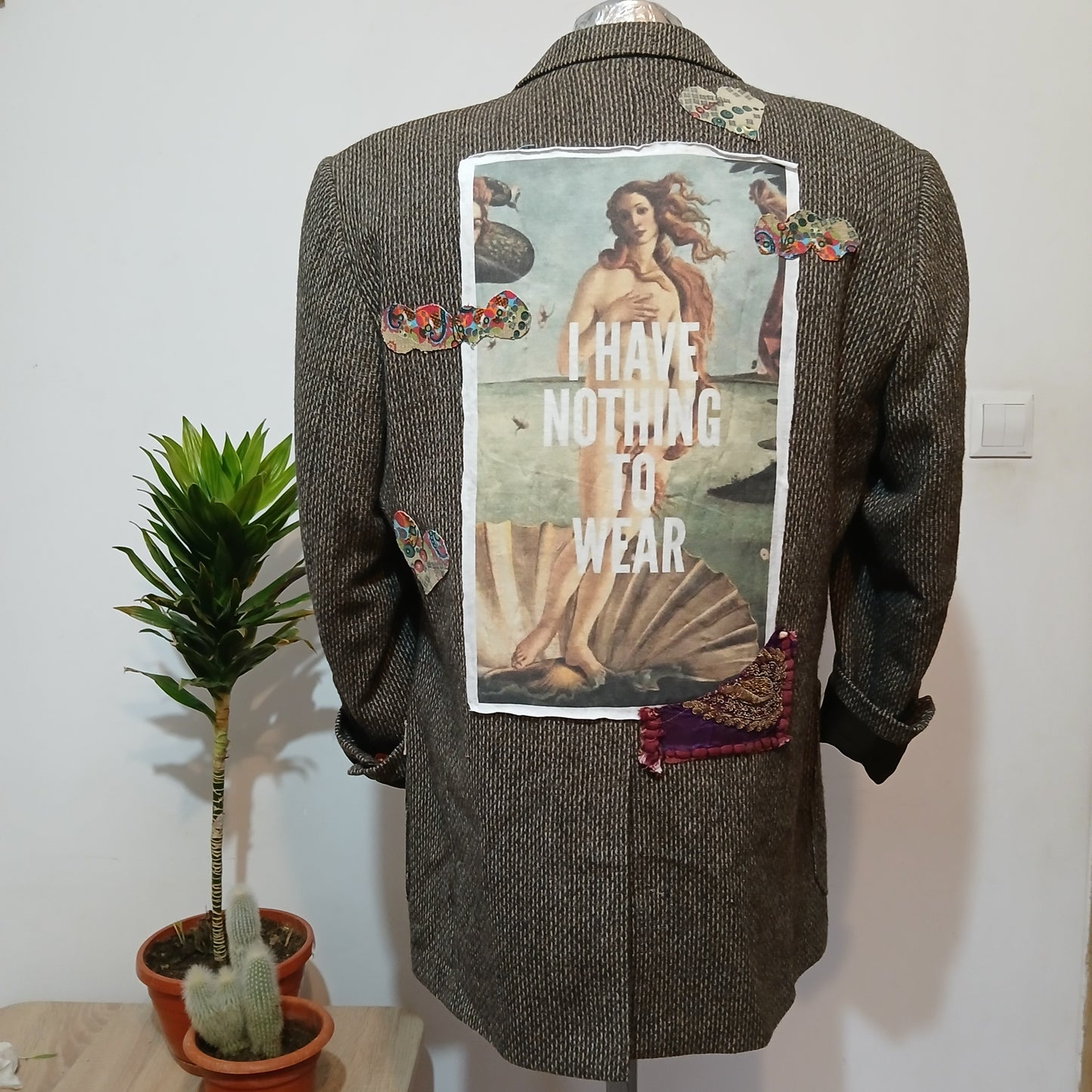 Oversized style jacket  - " Have nothing to wear " statement renascentiste tableau patch